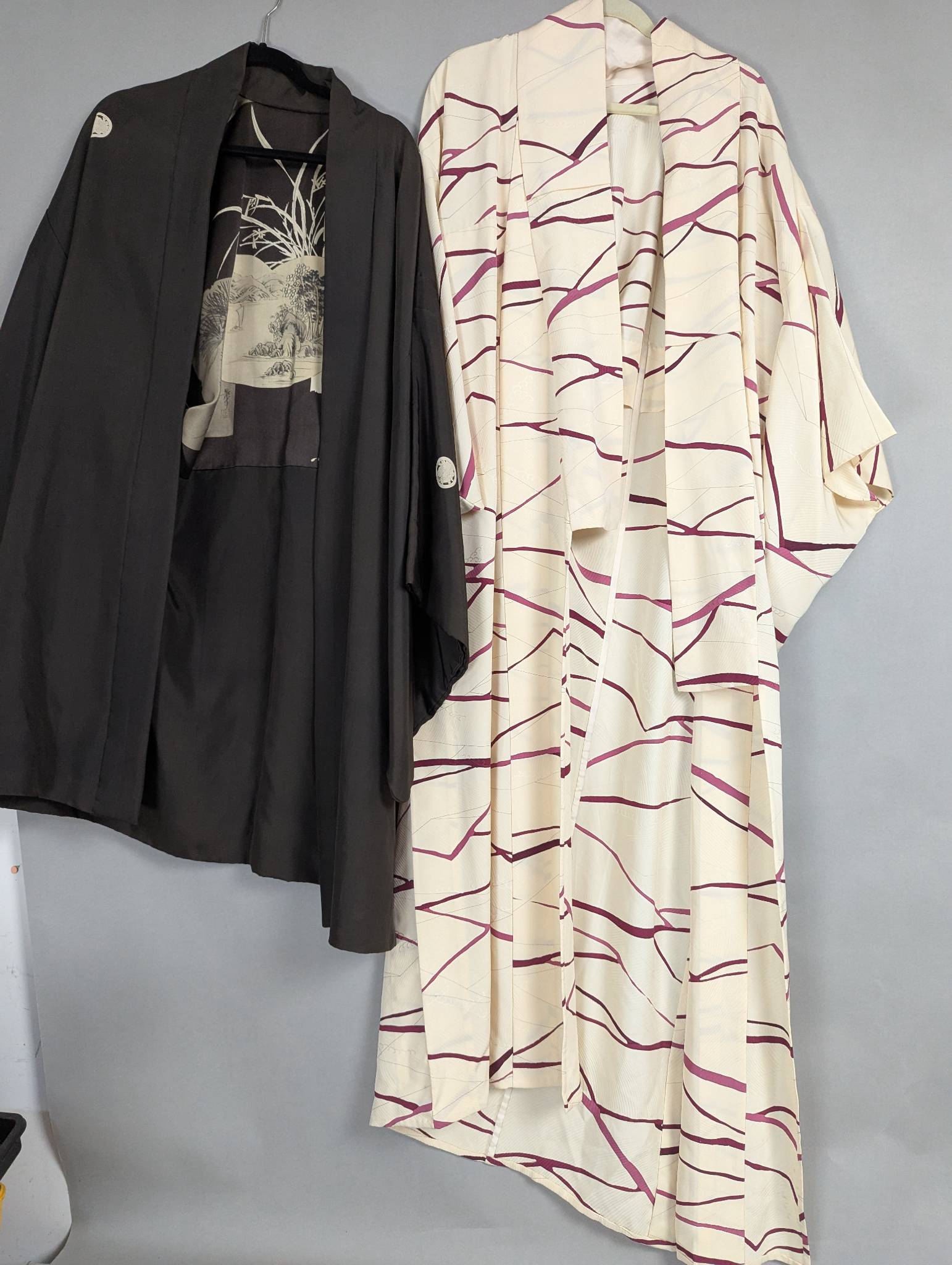 1960s Cream White Floral Kimono with Red Flowers and Brown Kimono