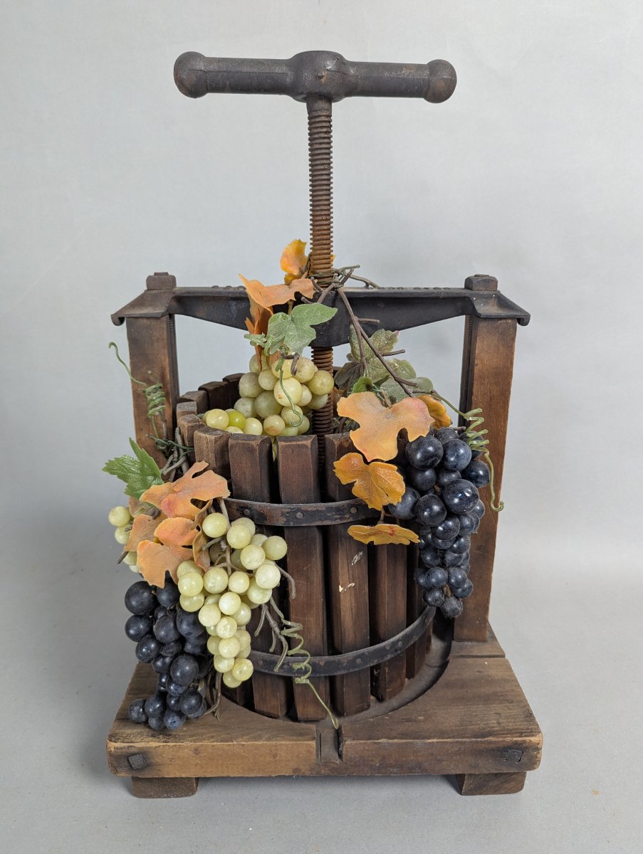 Antique Wear-Ever Grape Wine Press Charming Rustic Decor