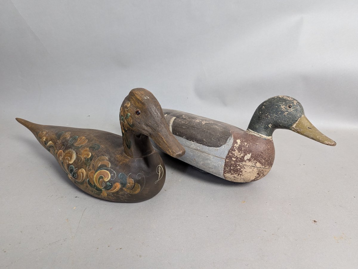 Charming Vintage Duck Decoy Set with Distinctive Styles