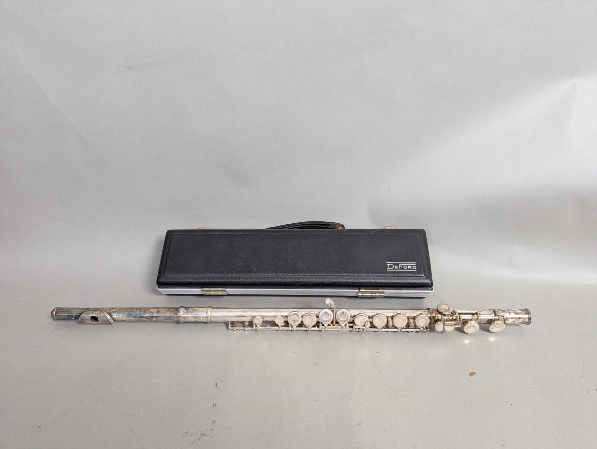W.T. Armstrong Student Flute with DeFord Case Silver Plated Musical Instrument Set