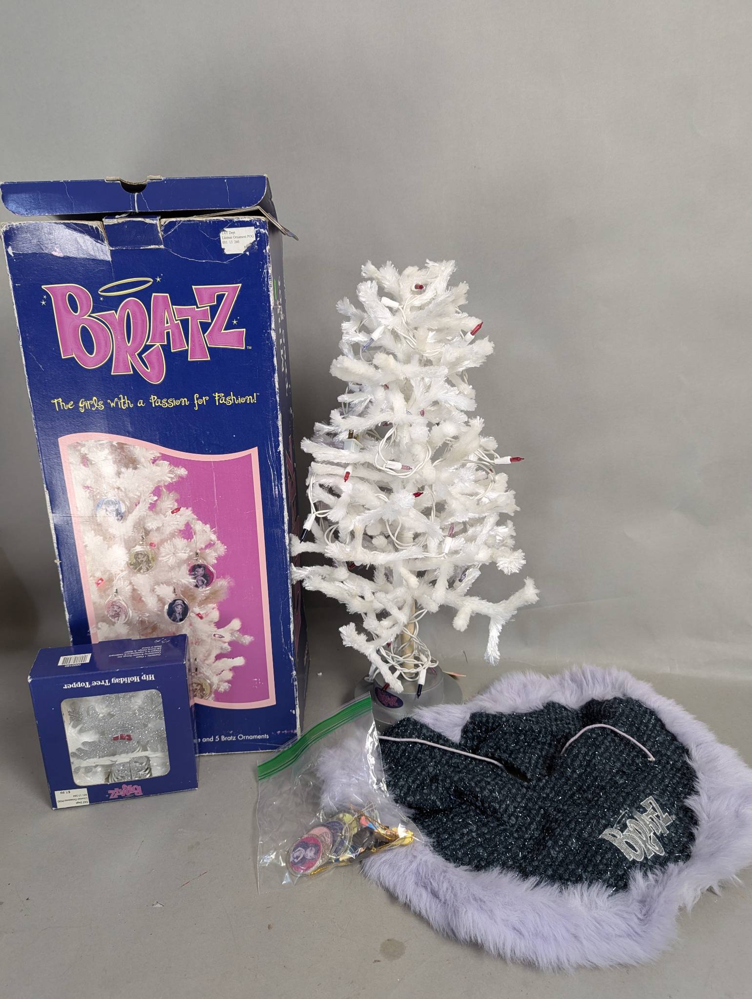 Bratz Mini Tree Set with Ornaments and Accessories