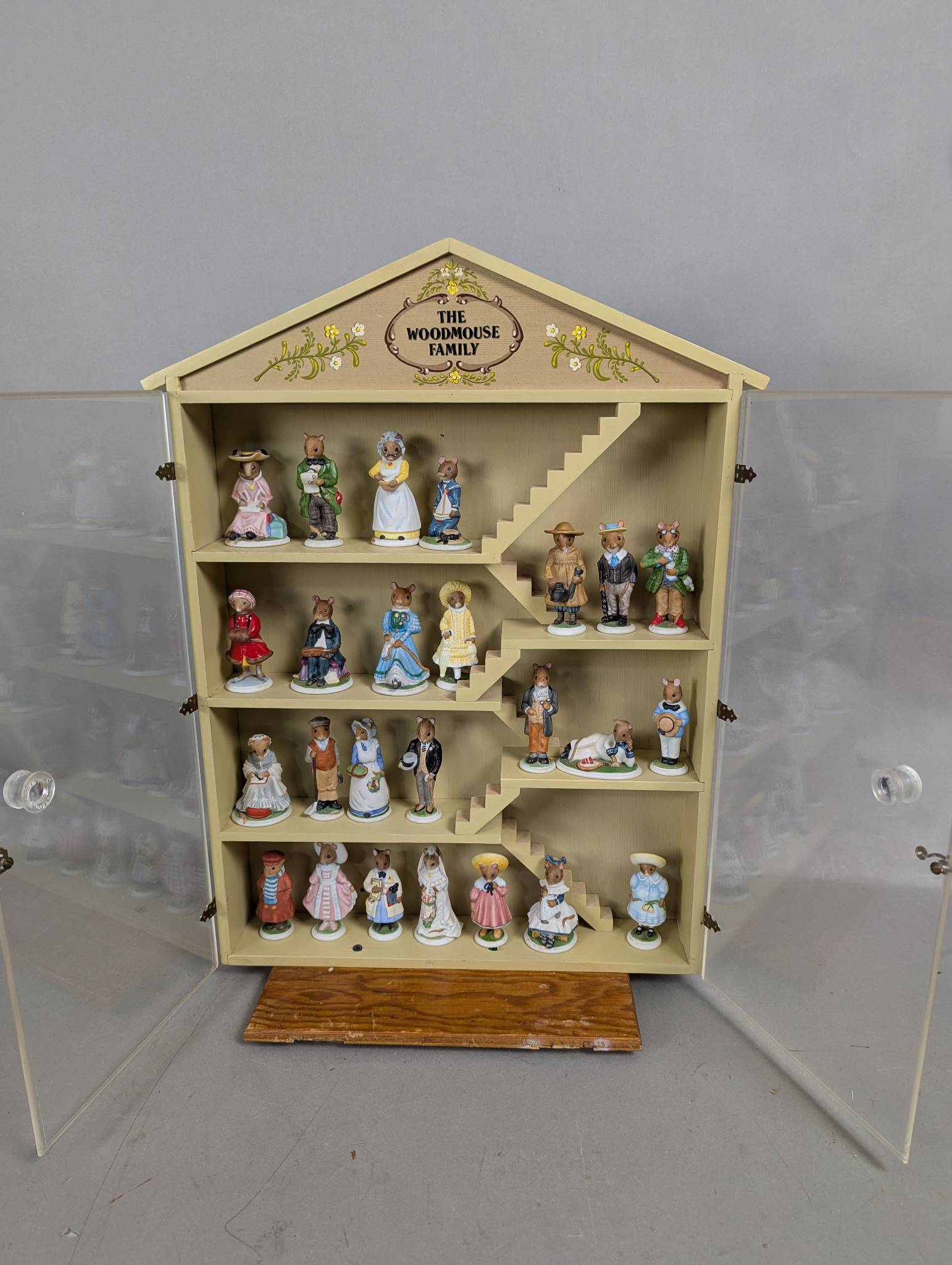 Woodmouse Family Set of 25 Figurines in Display Case