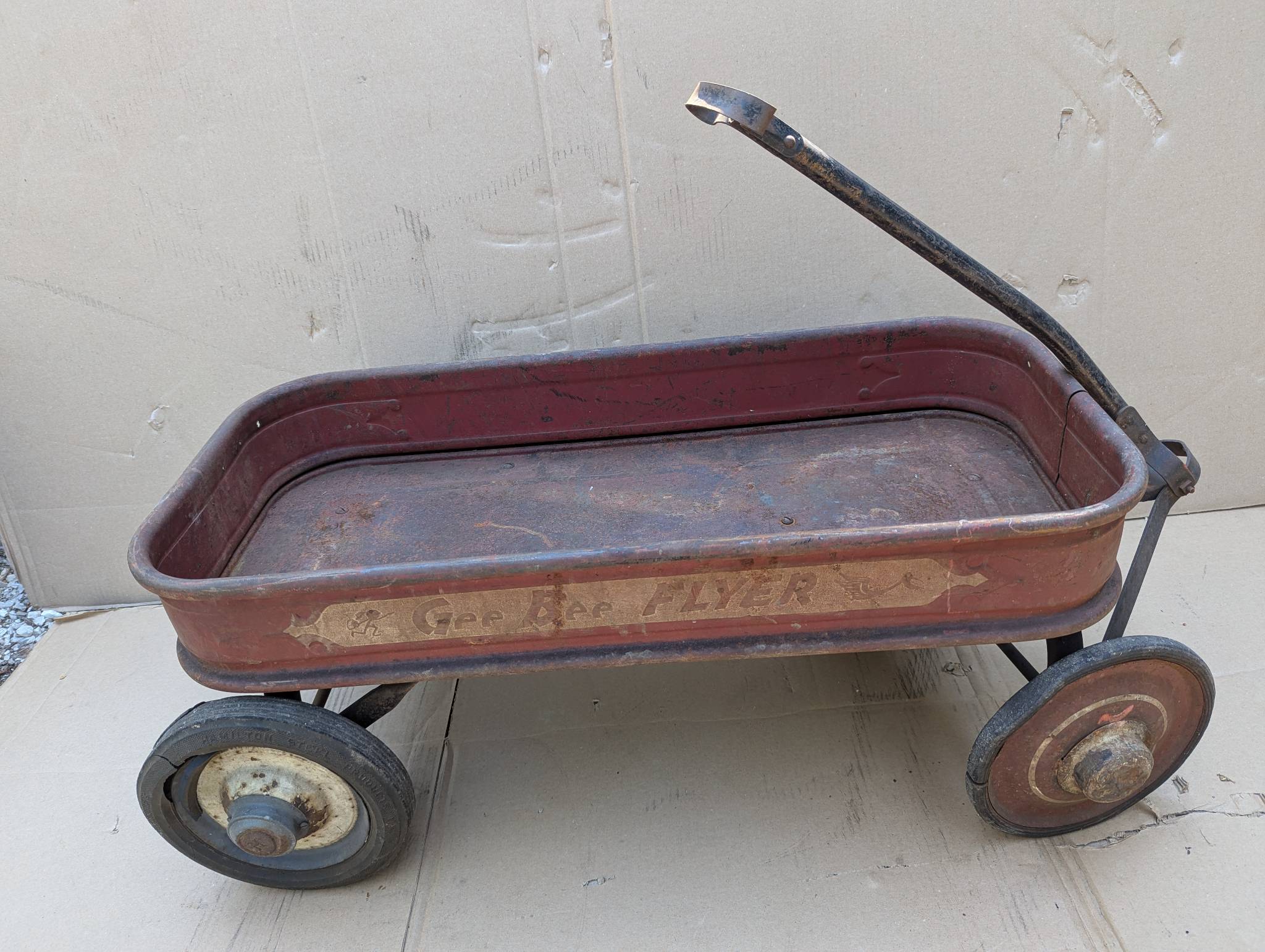Vintage Metal Childs Pull Wagon