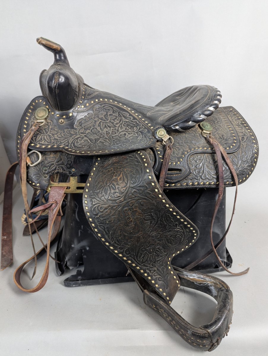Vintage Tooled Leather Western Saddle with Floral Design