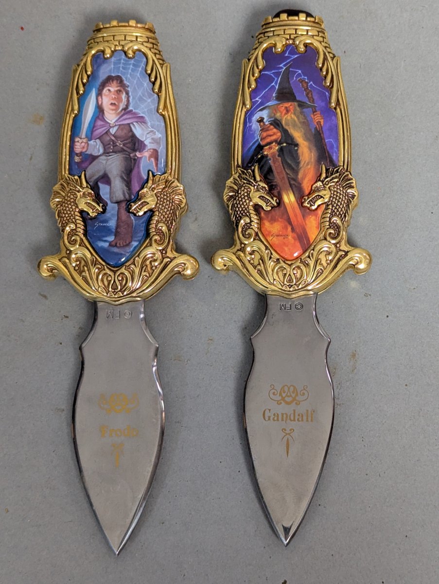 Franklin Mint Frodo and Gandalf Collector Knives Set