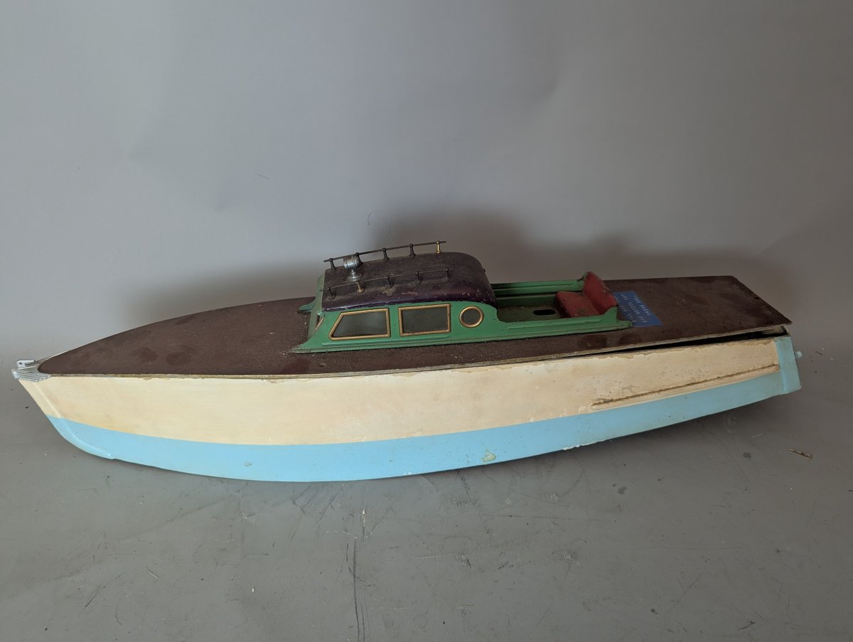 Vintage Scratch-Built R/C Model Cabin Cruiser Boat for Restoration c. 1965 Hobbyist Collectible