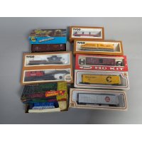 Vintage HO Scale Model Railroad Collection - Tyco, Athearn, Bachmann, Varney
